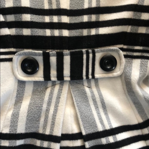 Juniors Fall Pea Coat - Picture 3 of 8